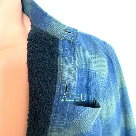 😳SALE😳 VANS Shadowed Men’s Log Sleeve T-Shirt Faux Fur VN0A46MFSQ8 - Picture 6 of 8